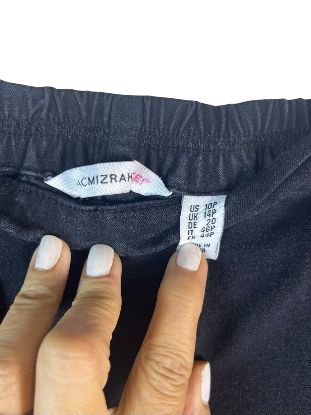 Isaac Mizrahi Women's black Pull-On Crop Pants size 10P - Picture 5 of 9
